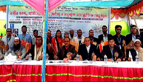 টাঙ্গাইলের আদর্শ বালিকা উচ্চ বিদ্যালয়ে নবীন বরণ ও ক্রীড়া অনুষ্ঠিত