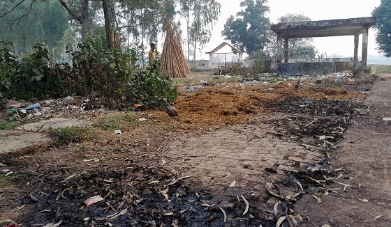 নন্দীগ্রামে পশুর রক্ত-বর্জ্যরে দুর্গন্ধে অতিষ্ঠ সাধারণ মানুষ