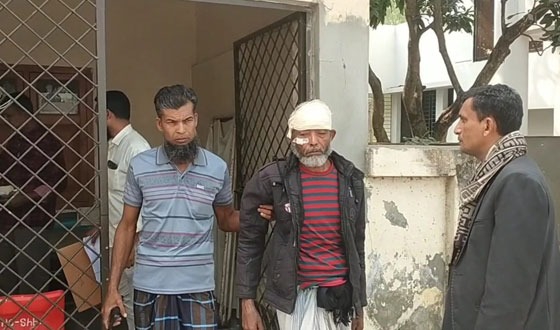 জমি নিয়ে বিরোধের জেরে প্রতিপক্ষের হামলায় আহত ৭