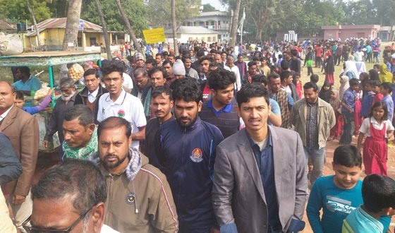 বাঘায় প্রধান শিক্ষকের পদত্যাগের দাবিতে বিক্ষোভ ও সমাবেশ