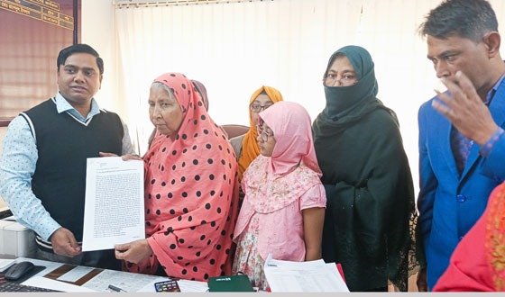 সোনারগাঁয়ে সন্তান হত্যার বিচার চেয়ে সাংবাদিক সম্মেলন