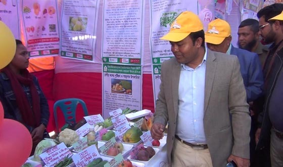 নবাবগঞ্জে স্বাস্থ্য সচেতনতা বৃদ্ধির লক্ষে পুষ্টিমেলা