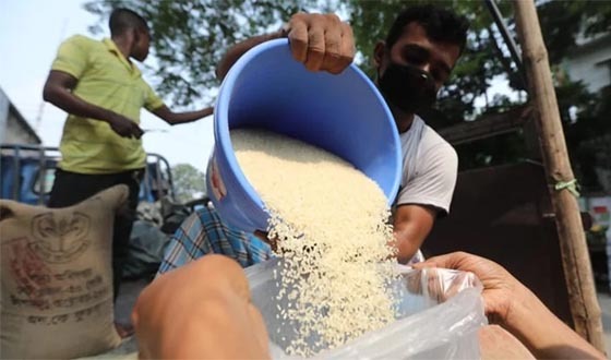 রমজান উপলক্ষে বিশেষ ওএমএস কার্যক্রম: ৩০ টাকা কেজিতে চাল