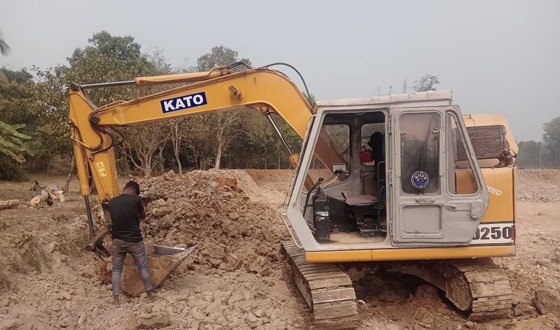 মাধবপুরে অবৈধ বালু ও মাটি উত্তোলনে আ.লীগ-বিএনপি একাট্টা