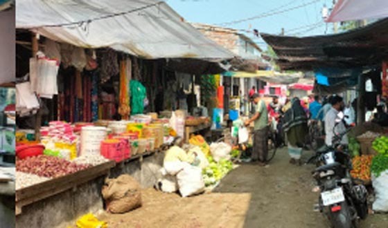 বুধহাটা বাজারে অভ্যান্তরিন সড়ক নির্মান কাজ ১ মাস বন্ধ