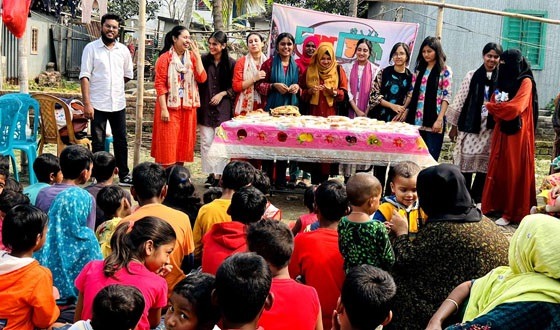টাঙ্গাইলে পথশিশুদের নিয়ে পিঠা উৎসব