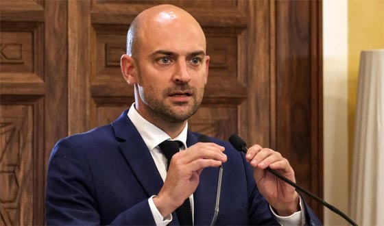 ট্রাম্পের হুমকির পর গ্রিনল্যান্ডে সেনা মোতায়েনের পরিকল্পনা ফ্রান্সের