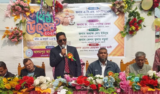 আলমপুর আদর্শ উচ্চ বিদ্যালয়ে পিঠা উৎসব অনুষ্ঠিত