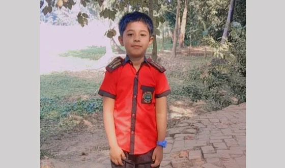 কাপাসিয়ায় বাজারের ব্যাগে শিশুর মৃতদেহ