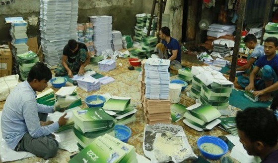 দেশে কাগজ সঙ্কটের অজুহাতে বিপুল টাকা হাতিয়ে নিচ্ছে মিল মালিকরা