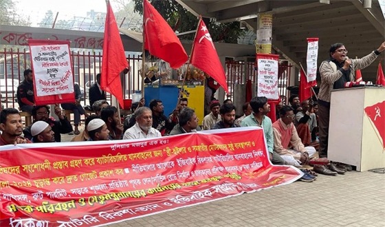 এবার ব্যাটারিচালিত যান চালকদের ৮ দাবি