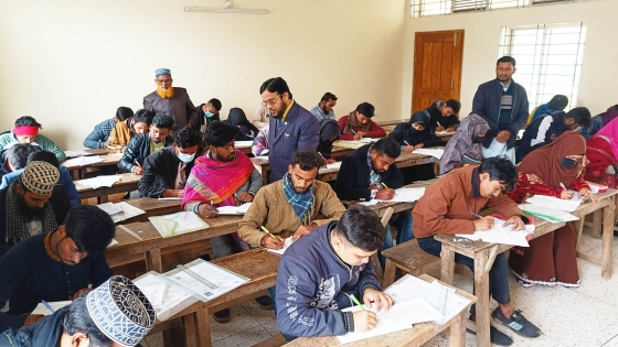 বাগমারায় মাদ্রাসা বোর্ডের অধিনে একটি কেন্দ্রে হচ্ছে ফাজিল পরীক্ষা