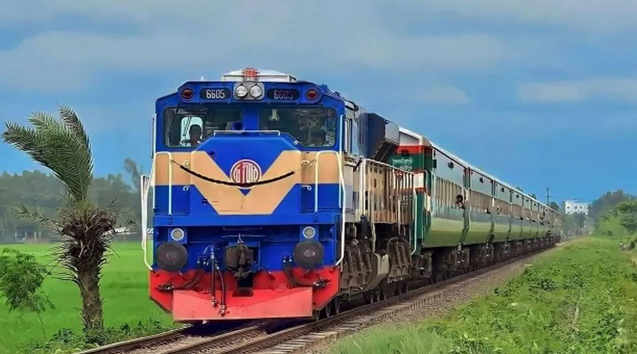 ইঞ্জিন সঙ্কটে ক্রমাগত বেড়েই চলেছে পূর্বাঞ্চল রেলযাত্রীদের ভোগান্তি