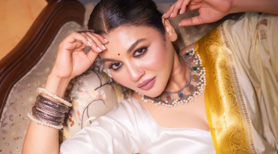 ব্যস্ততার মাঝেই জন্মদিন পালন করলেন জয়া