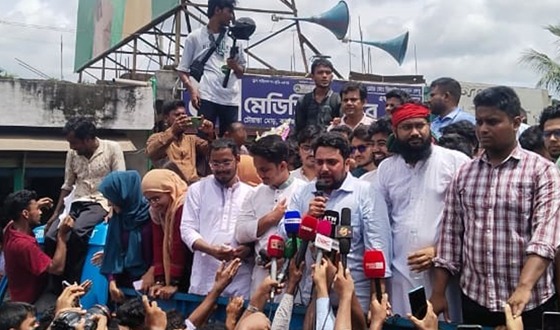 ৩ আগস্ট শহীদ মিনারে বাংলাদেশ পূনঃগঠনের ইশতেহার ঘোষনা করবো: নাহিদ ইসলাম