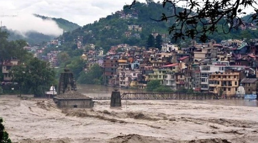 টানা বৃষ্টিতে বিপর্যস্ত ভারতের হিমাচল, নিহত অন্তত ৬৩