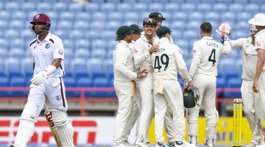 লিড পেয়েও অস্বস্তিতে অস্ট্রেলিয়া