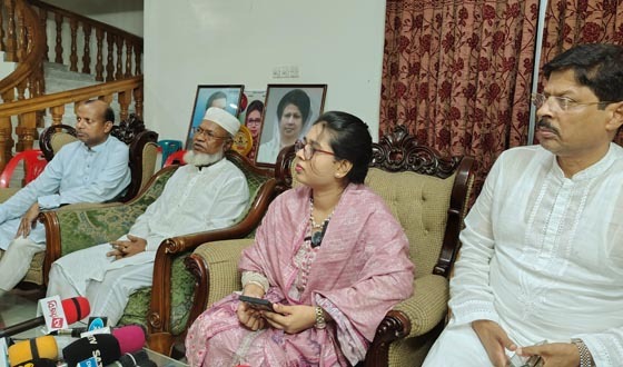 অনৈক্যের কারণে ফ্যাসিবাদীরা যেন প্রতিষ্ঠা না পায় সেদিকে তৎপর থাকতে হবে: প্রিয়াংকা