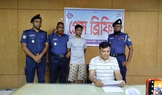 নড়াইলে আন্তঃজেলা ডাকাতদলের মূলহোতা স্ত্রীসহ গ্রেফতার