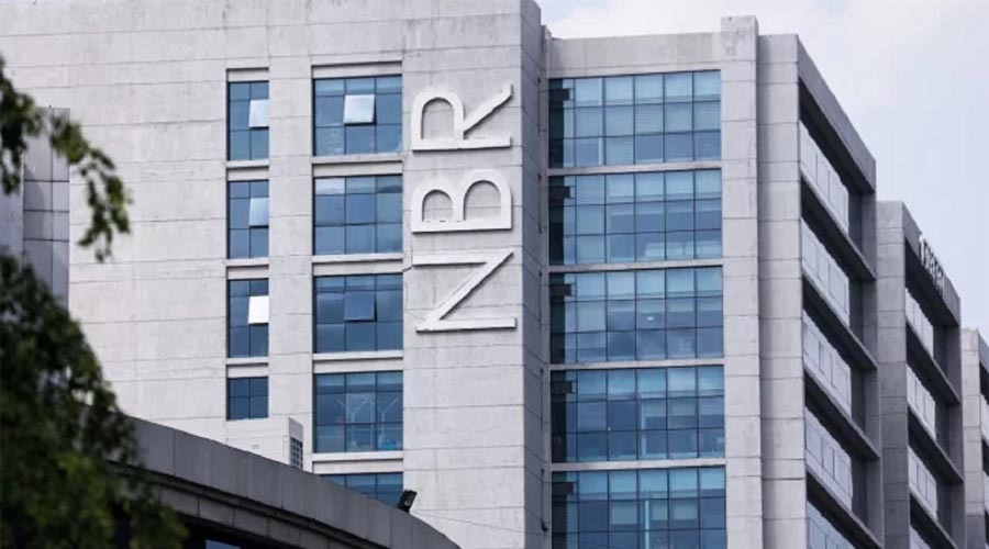 এনবিআর চেয়ারম্যানের কাছে ক্ষমা চাইলেন দুই শতাধিক কর্মকর্তা