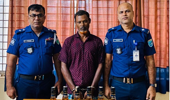 মাধবপুরে ভারতীয় মদসহ মাদক ব্যবসায়ী গ্রেফতার