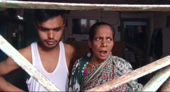 বাড়িভাড়া দিতে দেড়ী হওয়ায় তালাবদ্ধ করে রাখার অভিযোগ