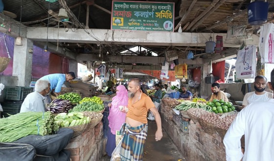 ফুলবাড়িয়ায় টানা বৃষ্টিতে বিপাকে জন জীবন