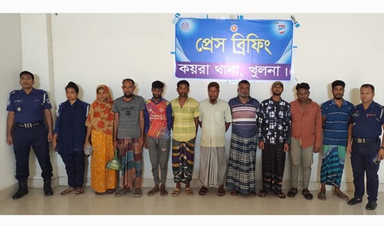 কয়রায় সাজাপ্রাপ্ত আসামীসহ গ্রেফতার ৯