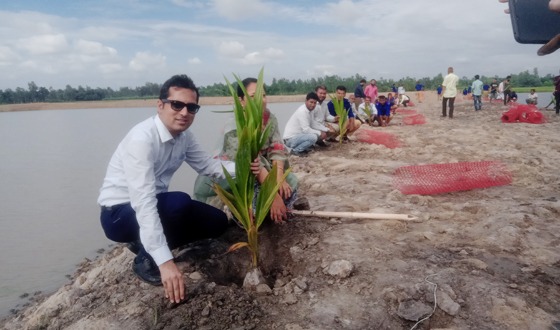 তারাগঞ্জের হাতখোঁপা বিলে ৭ শত গাছ রোপন
