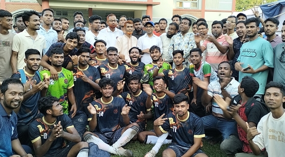 জেলা প্রশাসক গোল্ডকাপ ফুটবল টুর্নামেন্ট; চমক দেখিয়ে সেমিফাইনালে বাগমারা