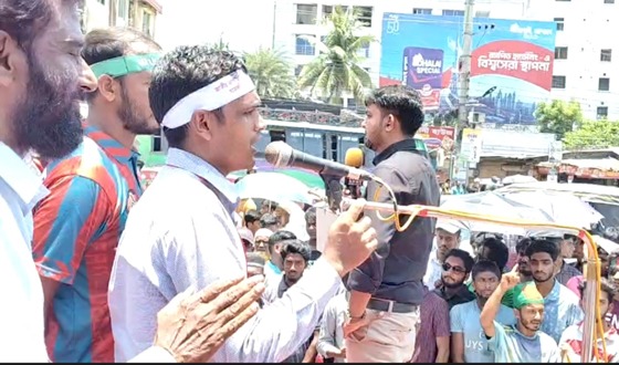 তালার কুমিরায় এনপিপি নেতাদের বরণে মানুষের ঢল