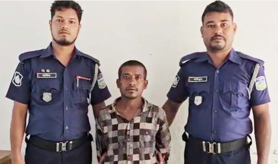 নেত্রকোনার দুর্গাপুরে ভারতীয় নাগরিক গ্রেফতার