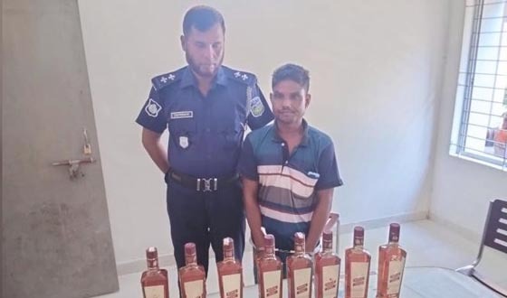 নালিতাবাড়ীতে ভারতীয় মদসহ কারবারি আটক
