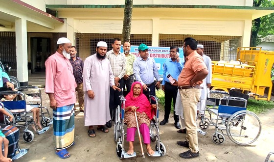পাকুন্দিয়ায় ১৫ জন প্রতিবন্ধীর মাঝে হুইল চেয়ার বিতরণ