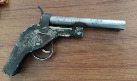 কোটচাঁদপুরে পরিত্যাক্ত অবস্থায় আগ্নেয়াস্ত্র উদ্ধার