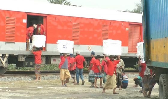 ভারতের নিষেধাজ্ঞা: বেনাপোল রেলপথ দিয়ে কমেছে আমদানি