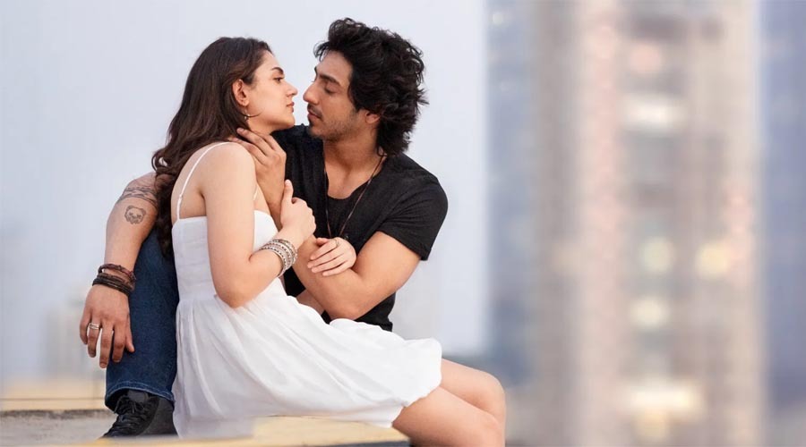 ‘সাইয়ারা’ সিনেমার রেকর্ড গড়া বক্স অফিস যাত্রা: তিন দিনে আয় ৮৩ কোটি টাকা