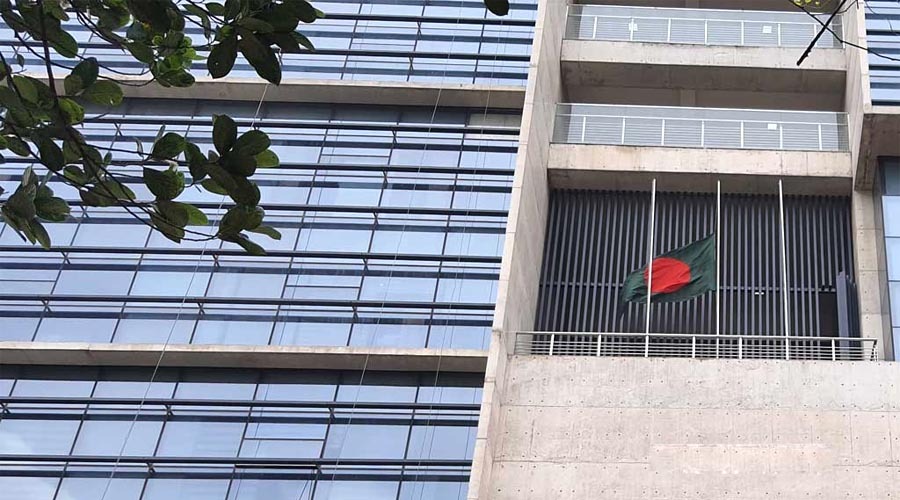 বিমান দুর্ঘটনায় পালিত হচ্ছে রাষ্ট্রীয় শোক, জাতীয় পতাকা অর্ধনমিত