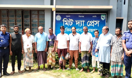 হাকিমপুরে বিভিন্ন মামলায় ১১ জন গ্রেফতার