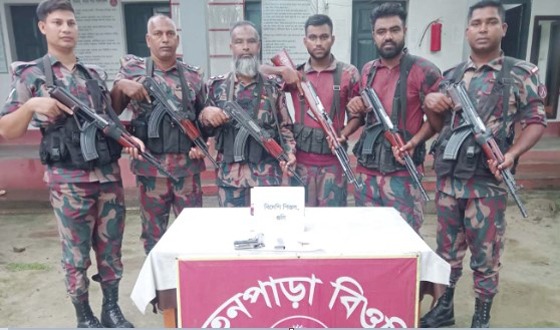 মহেশপুর সীমান্তে বিদেশি পিস্তল ও গুলি উদ্ধার