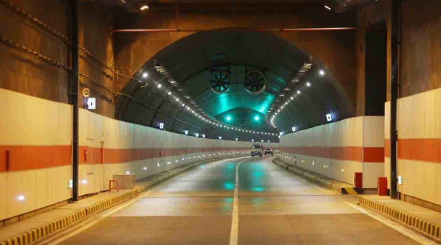 সরকারের গলার কাঁটায় পরিণত হয়েছে কর্ণফুলী টানেল