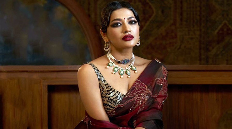 ‘জীবনের বেশিরভাগ শিক্ষা এসেছে কষ্ট, বিশ্বাসঘাতকতা আর অপমান টিকে থাকার মধ্য দিয়ে’