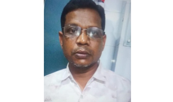 দিঘলিয়ার এক সহকারী শিক্ষকের বিরুদ্ধে নানা অভিযোগ