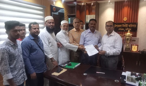 লৌহজংয়ে মাওয়া, শ্রীনগর ও নিমতলায় রেল থামানোর দাবীতে স্মারকলিপি প্রদান