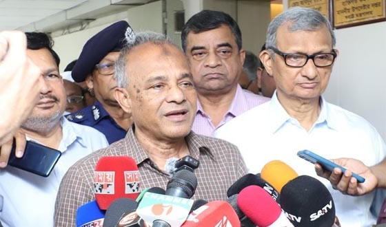 ঈদযাত্রায় যাত্রীদের ছবি তুলে রাখা বাধ্যতামূলক: স্বরাষ্ট্র উপদেষ্টা