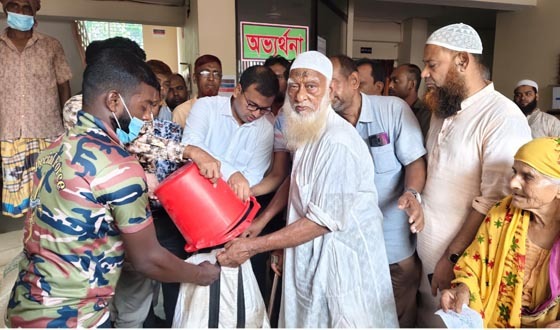 রহনপুর পৌরসভায় ভিজিএফের চাল বিতরণ শুরু