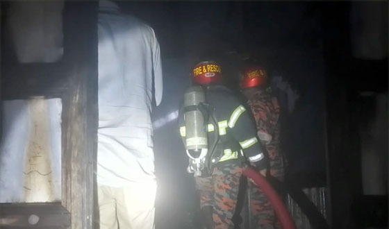 মাদক সেবনের টাকা না দেয়ায় দুটি বসতঘরে আগুন