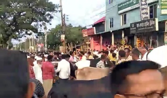 কিশোরগঞ্জে বিভিন্ন হাট জমে উঠলেও ক্রেতার সংখ্যা কম