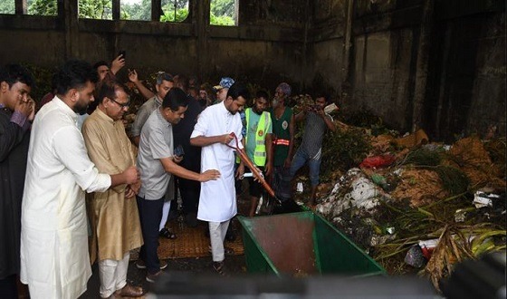 একযোগে ৭৫ ওয়ার্ডে বর্জ্য অপসারণ শুরু