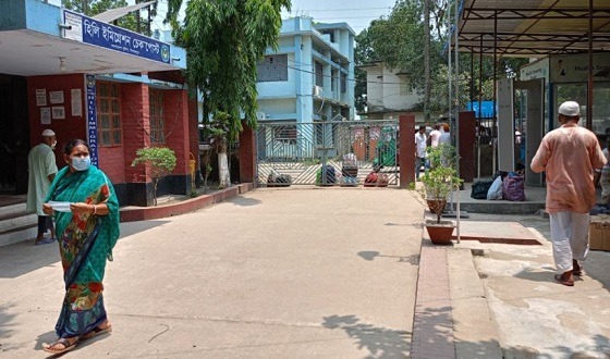 নতুন করে করোনার সংক্রমন, সতর্কতা নেই হিলি চেকপোস্টে